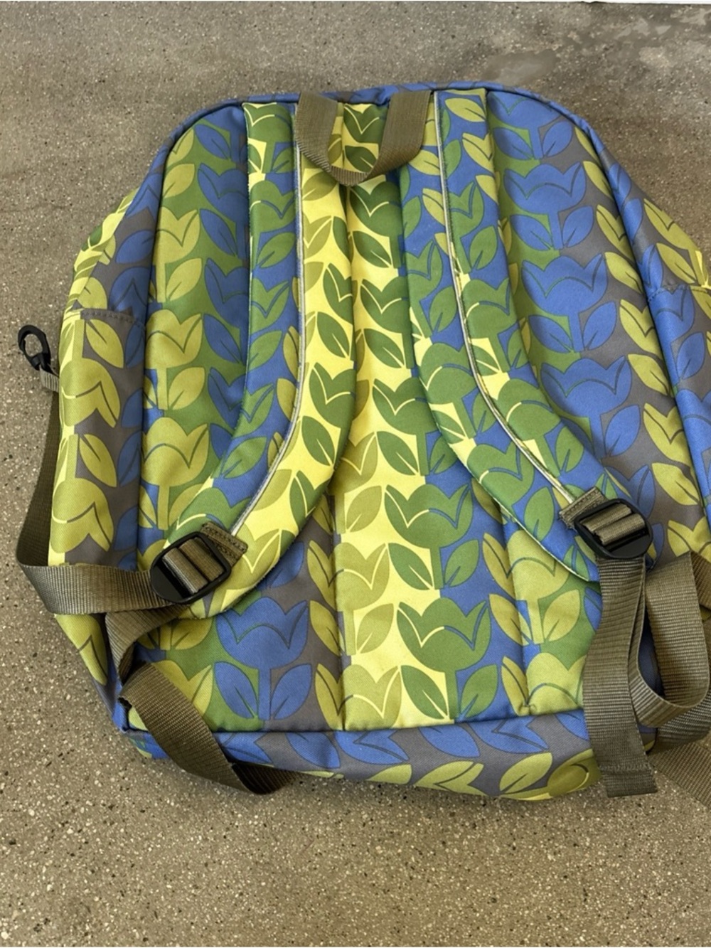 L.L. Bean Green and Blue Patterned women or kids Backpack - Picture 5 of 10